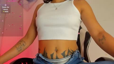 Snapshot of megan_browns1 chatting on 01-31-25, 01:23 Megan online show from 01-31-25, 01:23