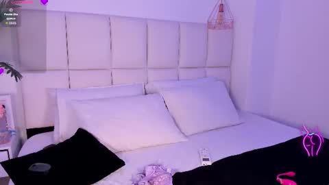 megan_brunette2 online show from 07-23-26, 11:46