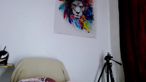 Snapshot of megan_cat chatting on 11-21-25, 12:59 megan_cat online show from 11-21-25, 12:59