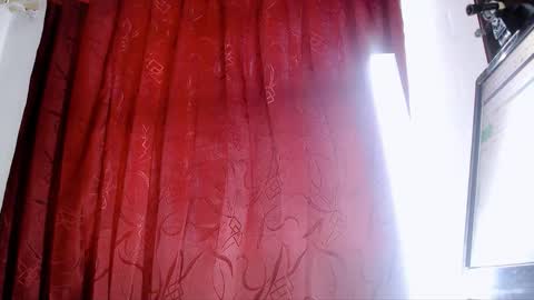 Snapshot of megan_cat chatting on 11-24-25, 07:02 megan_cat online show from 11-24-25, 07:02