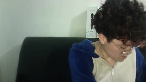 Megan and sophi online show from 03-02-25, 08:16