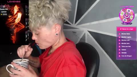 Snapshot of megan_coop3r_ chatting on 01-13-26, 09:42 Megan and sophi online show from 01-13-26, 09:42