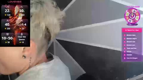 Snapshot of megan_coop3r_ chatting on 01-14-26, 05:07 Megan and sophi online show from 01-14-26, 05:07