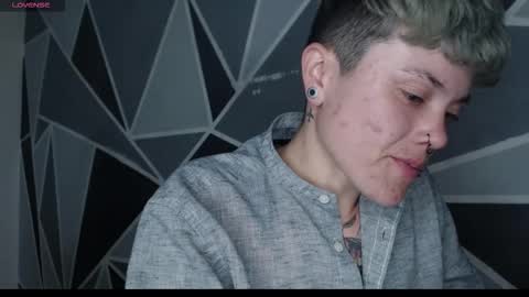 Snapshot of megan_coop3r_ chatting on 03-04-26, 05:35 Megan and sophi online show from 03-04-26, 05:35