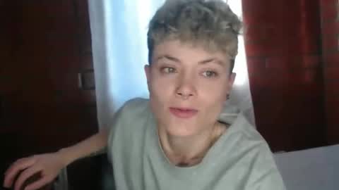 Snapshot of megan_coop3r_ chatting on 05-05-26, 10:29 Megan and sophi online show from 05-05-26, 10:29