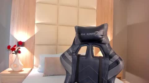 Snapshot of megan_cooper28 chatting on 10-21-25, 02:23 MEGAN COOPER online show from 10-21-25, 02:23