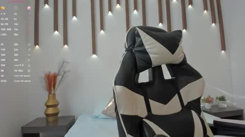 Snapshot of megan_cooper28 chatting on 11-08-25, 12:16 MEGAN COOPER online show from 11-08-25, 12:16