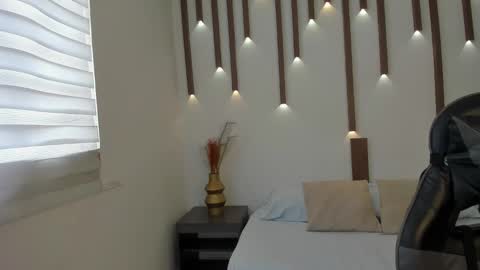 Snapshot of megan_cooper28 chatting on 12-17-25, 07:09 MEGAN COOPER online show from 12-17-25, 07:09