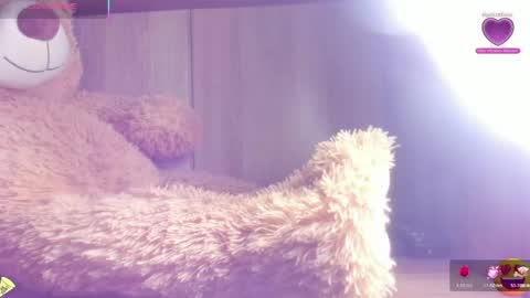 Snapshot of megan_devon chatting on 05-18-26, 12:11 online show from 05-18-26, 12:11