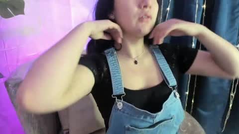 Snapshot of megan_devon chatting on 05-28-26, 11:51 online show from 05-28-26, 11:51