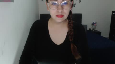 Snapshot of megan_hot_v chatting on 04-06-26, 11:22 Hi Stream 1430 to 2100pm online show from 04-06-26, 11:22