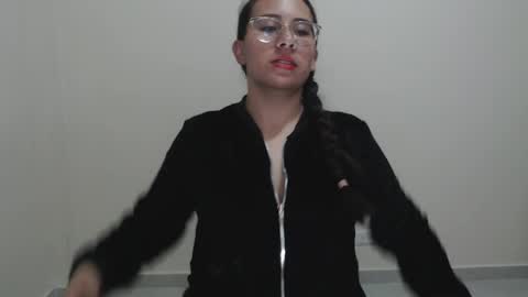 Snapshot of megan_hot_v chatting on 04-24-26, 02:36 Hi Stream 1430 to 2100pm online show from 04-24-26, 02:36