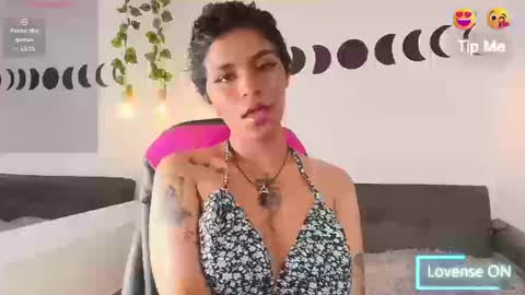 Snapshot of megan_hottts chatting on 01-06-26, 02:10 megan_hottts online show from 01-06-26, 02:10
