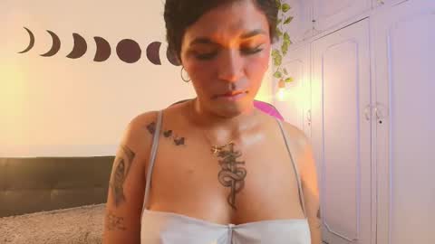 Snapshot of megan_hottts chatting on 01-15-26, 04:44 megan_hottts online show from 01-15-26, 04:44
