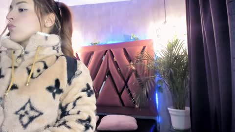    online show from 01-03-25, 02:10