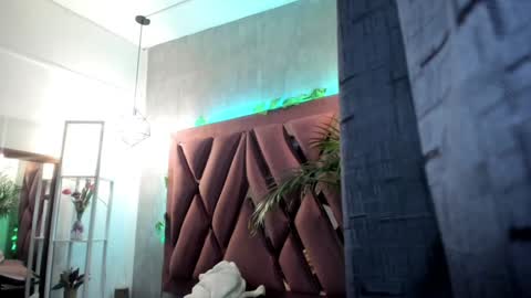    online show from 02-08-25, 02:04