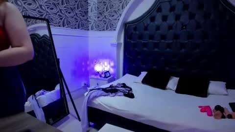 Snapshot of megan_jall chatting on 11-21-25, 07:45 megan_jall online show from 11-21-25, 07:45