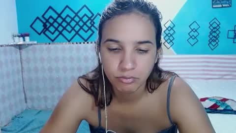 Snapshot of megan_little_ chatting on 02-04-25, 02:17 amanda online show from 02-04-25, 02:17