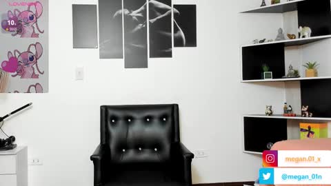 Snapshot of megan_n chatting on 09-10-25, 10:37 MEGAN online show from 09-10-25, 10:37