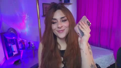                 Laura                 online show from 04-16-26, 09:50