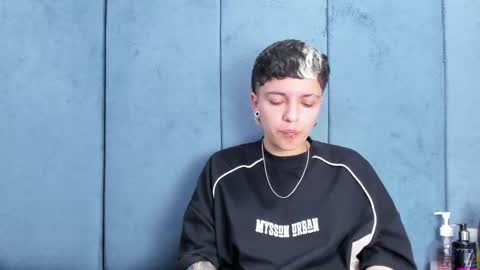 megan_thompsonn_ online show from 06-07-26, 02:37