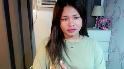 Snapshot of megan_younng chatting on 05-24-26, 02:49 MEGAN online show from 05-24-26, 02:49