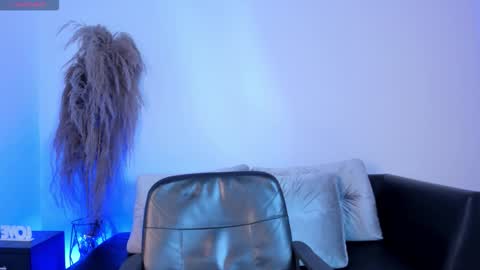 Snapshot of megancoxx_ chatting on 11-15-25, 10:56 Megan - Every day from 530 to 200 pm COL online show from 11-15-25, 10:56