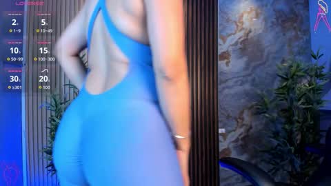 Snapshot of megancoxx_ chatting on 11-20-25, 10:48 Megan - Every day from 530 to 200 pm COL online show from 11-20-25, 10:48