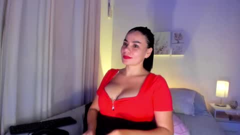 Snapshot of megandupont chatting on 12-12-24, 04:04 Megan M online show from 12-12-24, 04:04