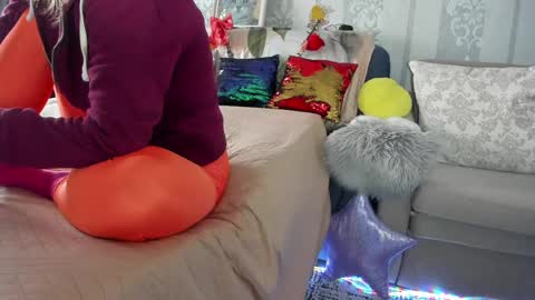 Nicki--------- Welcome to my Room online show from 02-22-25, 07:56