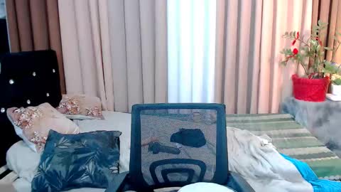 Snapshot of meganfoxx07 chatting on 01-23-25, 05:42 Megan online show from 01-23-25, 05:42