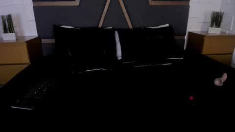 Megan Hofman online show from 11-07-25, 07:47