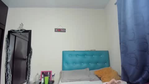 Snapshot of meganhotxx2 chatting on 12-14-24, 04:56 megan        online show from 12-14-24, 04:56