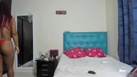 Snapshot of meganhotxx2 chatting on 01-09-25, 07:21 megan        online show from 01-09-25, 07:21