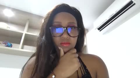 Snapshot of meganhotxx2 chatting on 01-16-25, 06:46 megan        online show from 01-16-25, 06:46