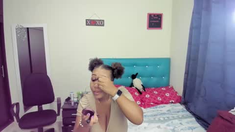 Snapshot of meganhotxx2 chatting on 02-19-25, 02:55 megan        online show from 02-19-25, 02:55