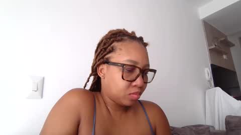 megan        online show from 04-05-26, 03:09