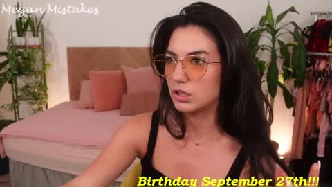 Megan Mistakes online show from 09-15-25, 09:59