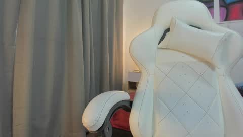 Megan Queen online show from 05-11-26, 12:22