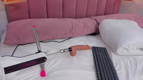 Megan  online show from 01-04-25, 01:31