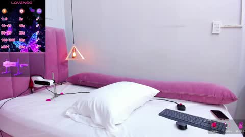 Megan  online show from 09-25-25, 07:28