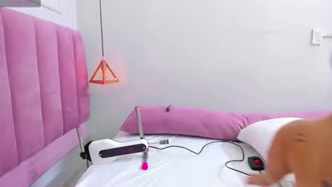 Megan  online show from 11-18-25, 08:24