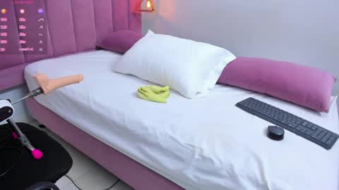 Megan  online show from 04-25-26, 07:55