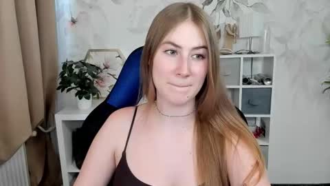 Megan online show from 06-09-26, 12:17