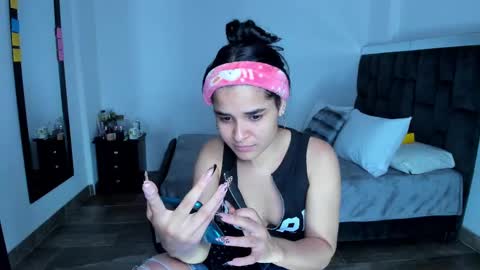 Megan Xue online show from 02-11-25, 03:18