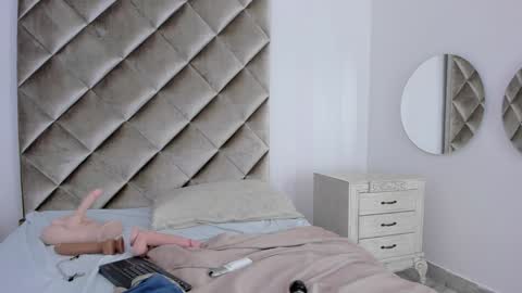 M E G A R A online show from 12-19-24, 08:02