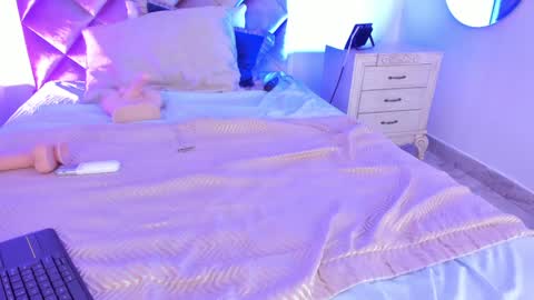 M E G A R A online show from 01-15-25, 07:37