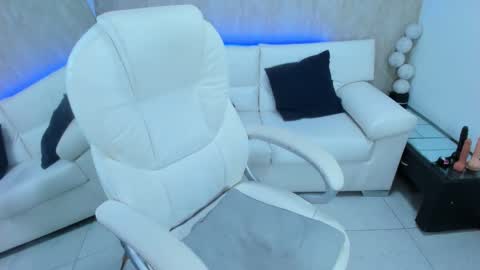 meggan online show from 02-25-25, 07:42