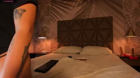 MEGGY MAE online show from 03-26-26, 12:00