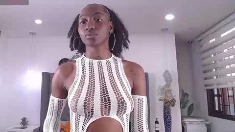 Snapshot of meilybarbie chatting on 10-15-25, 08:31 meilybarbie online show from 10-15-25, 08:31